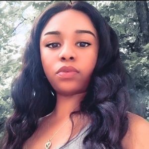 Meet your Posher, Laletha